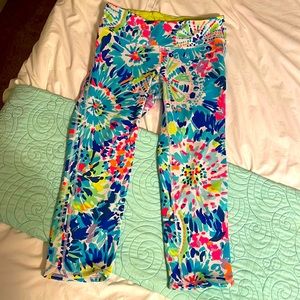 Lilly Pulitzer Luxletic Leggings. Size Medium. Mid Rise. Crop.